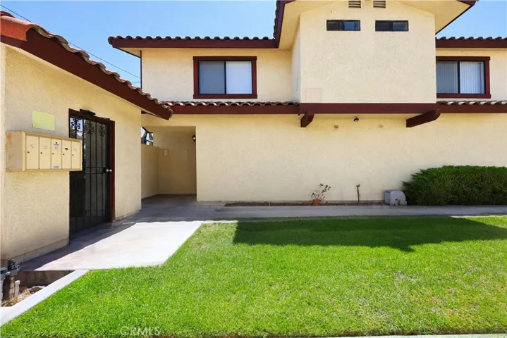 10355 La Reina Avenue A, Downey, California 90241