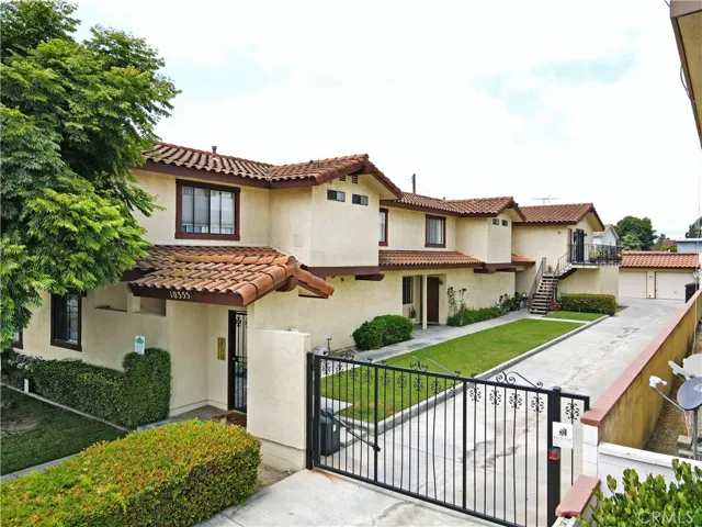 10355 La Reina Avenue A, Downey, California 90241