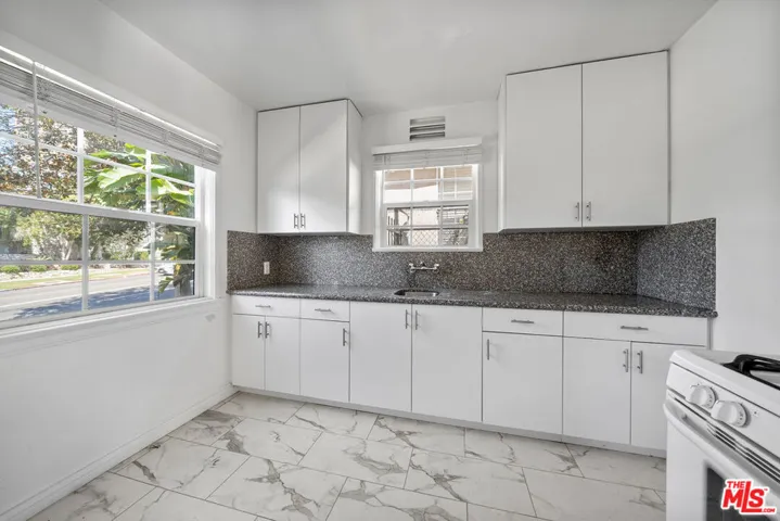 1238 S Beverly Glen Boulevard 1, Los Angeles, California 90024