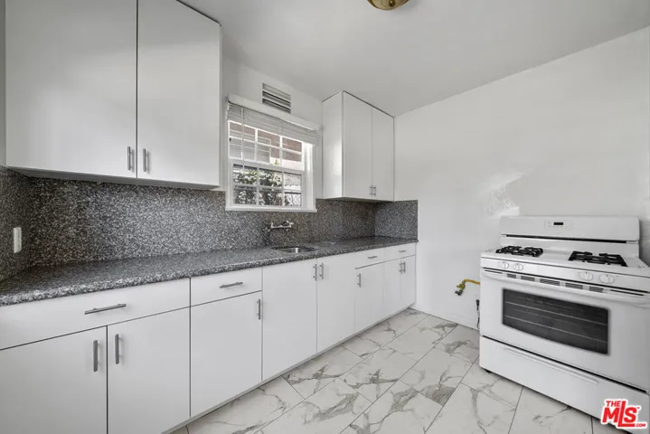 1238 S Beverly Glen Boulevard 1, Los Angeles, California 90024