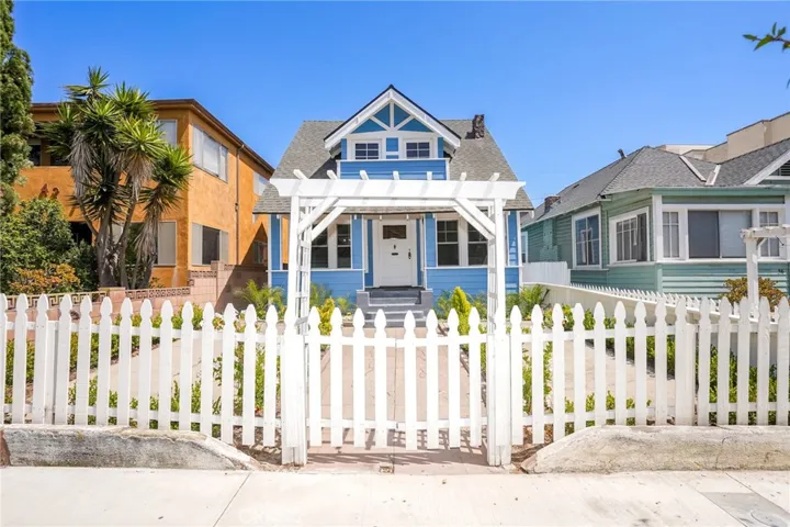 38 Dudley Avenue, Venice, California 90291