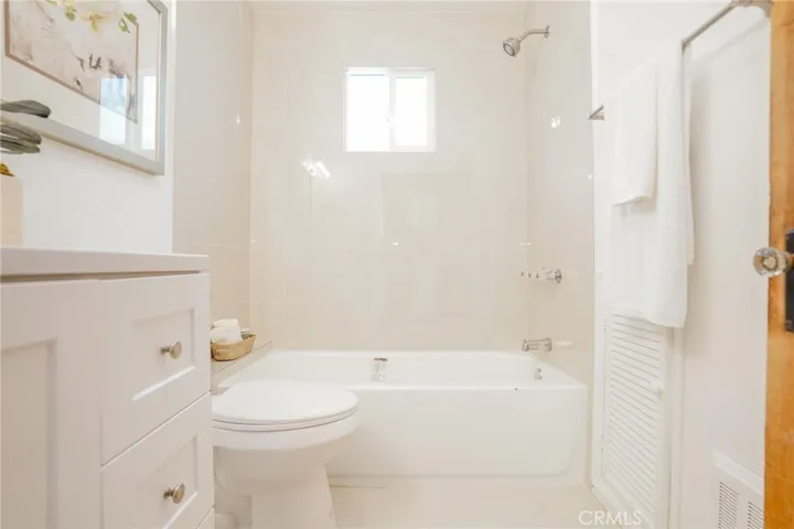 38 Dudley Avenue, Venice, California 90291