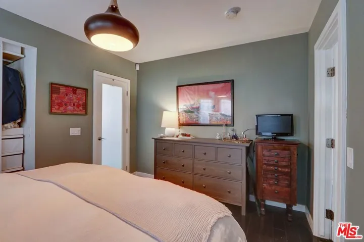 1398 N Serrano Avenue, Los Angeles, California 90027