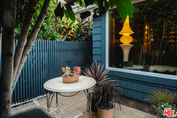 1398 N Serrano Avenue, Los Angeles, California 90027