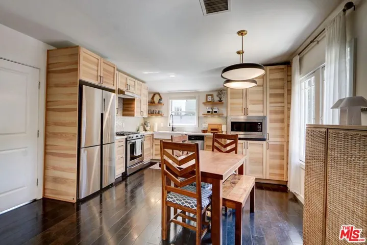 1398 N Serrano Avenue, Los Angeles, California 90027