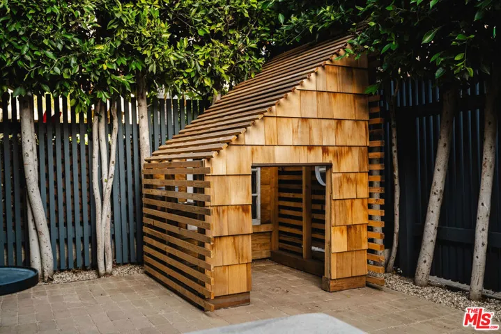 1398 N Serrano Avenue, Los Angeles, California 90027