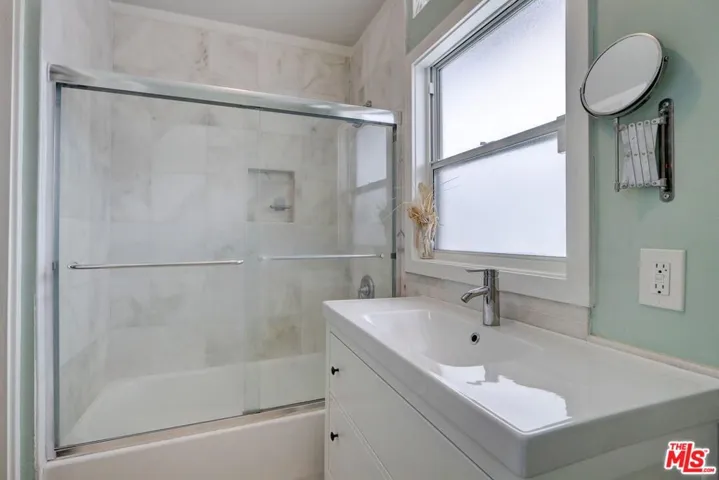 1398 N Serrano Avenue, Los Angeles, California 90027
