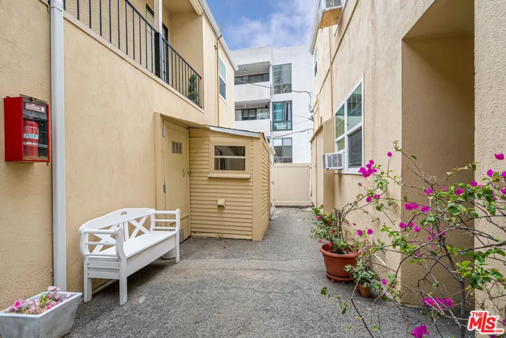 1238 S Beverly Glen Boulevard 9, Los Angeles, California 90024