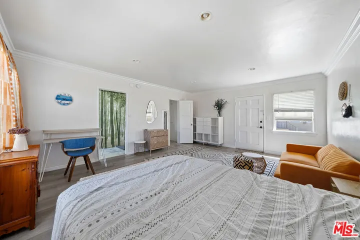 1238 S Beverly Glen Boulevard 9, Los Angeles, California 90024