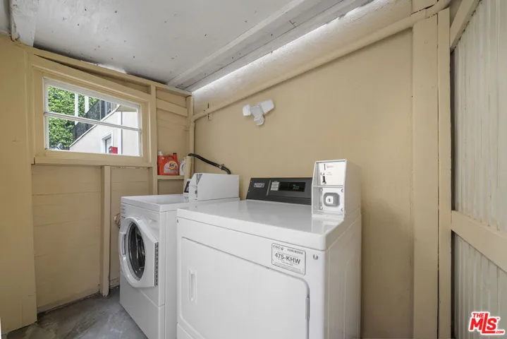 1238 S Beverly Glen Boulevard 9, Los Angeles, California 90024