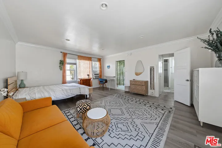 1238 S Beverly Glen Boulevard 9, Los Angeles, California 90024