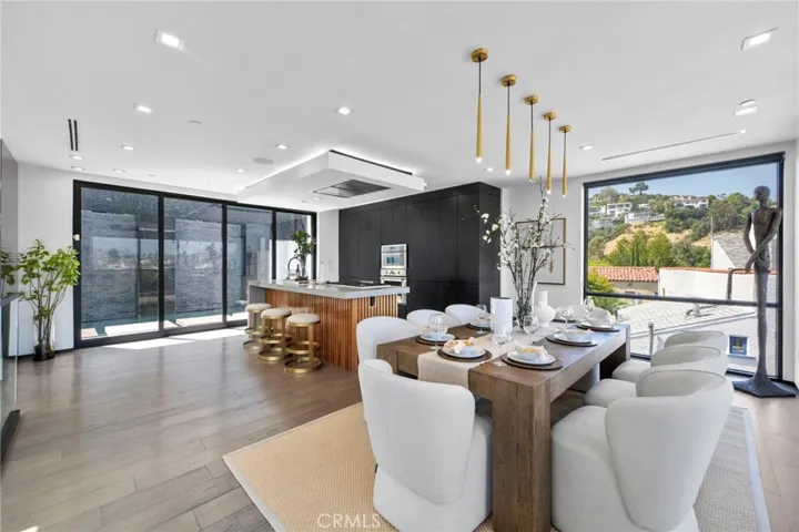 2033 Glencoe, Los Angeles, California 90068