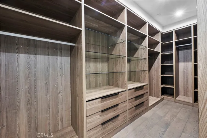 2033 Glencoe, Los Angeles, California 90068
