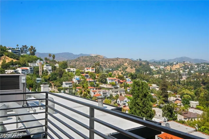 2033 Glencoe, Los Angeles, California 90068