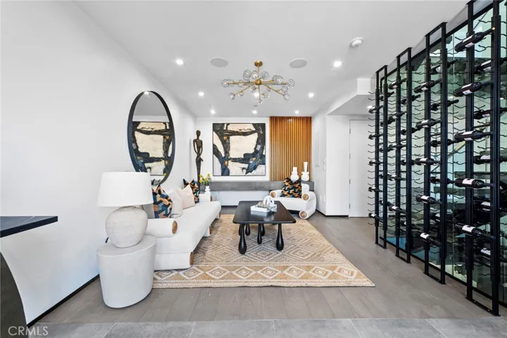 2033 Glencoe, Los Angeles, California 90068