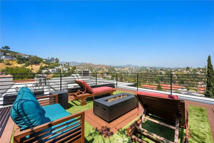 2033 Glencoe, Los Angeles, California 90068