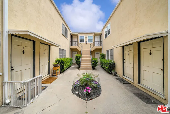 1238 S Beverly Glen Boulevard 10, Los Angeles, California 90024