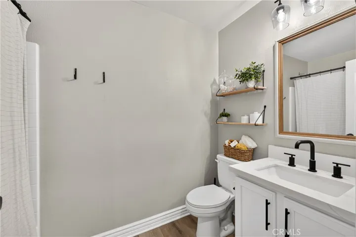 full downstairs bath