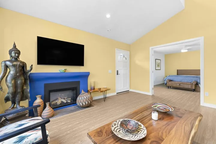 2033 Shadytree Lane, Encinitas, California 92024