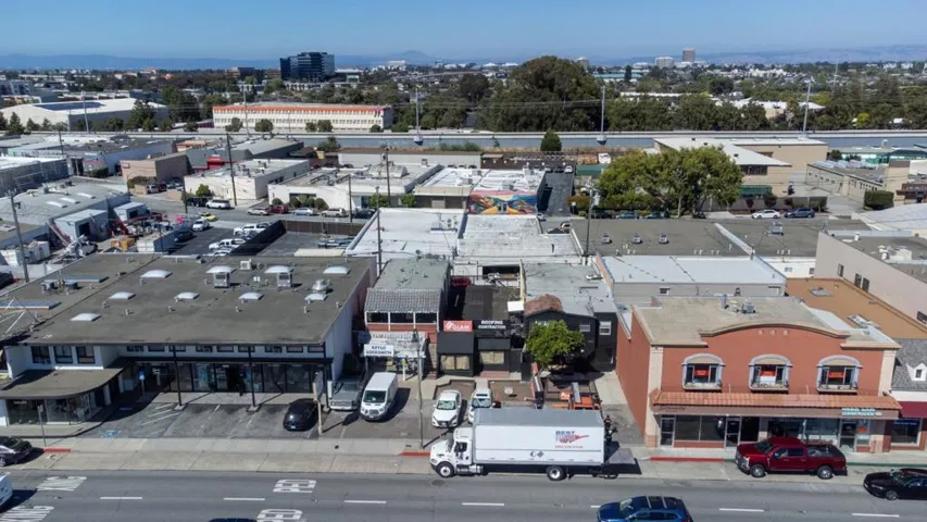 22772283 South El Camino Real, San Mateo, California 94403