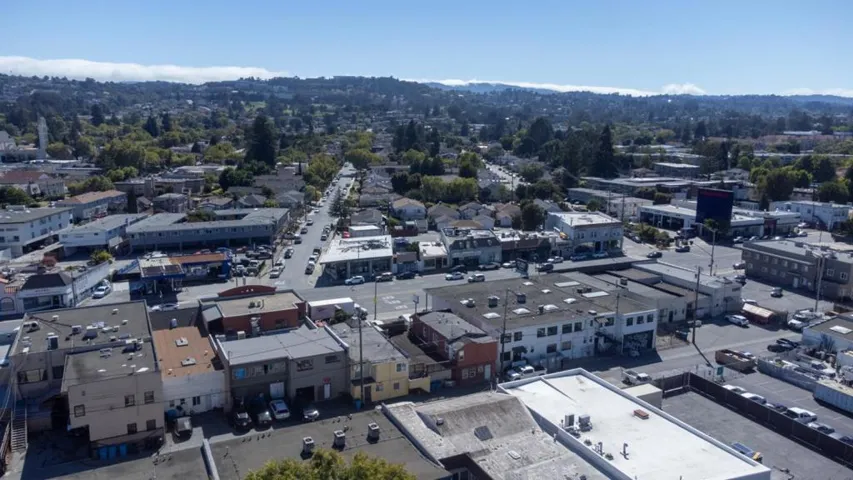 22772283 South El Camino Real, San Mateo, California 94403
