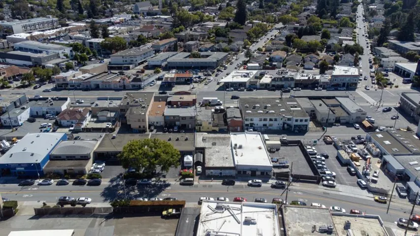 22772283 South El Camino Real, San Mateo, California 94403
