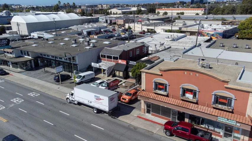 22772283 South El Camino Real, San Mateo, California 94403