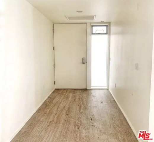 1038 S Mariposa Avenue 305, Los Angeles, California 90006
