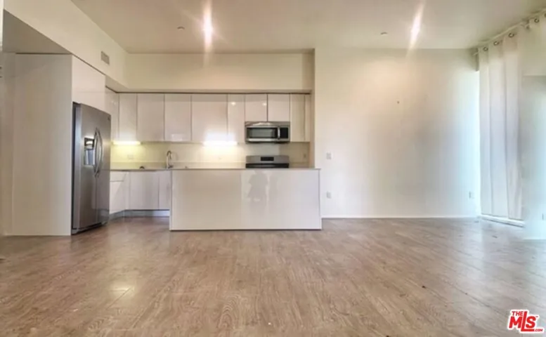 1038 S Mariposa Avenue 305, Los Angeles, California 90006