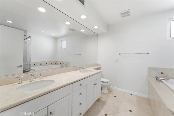 935 1st Street B, Hermosa Beach, California 90254