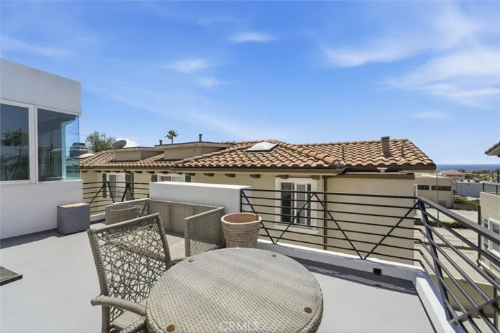 935 1st Street B, Hermosa Beach, California 90254