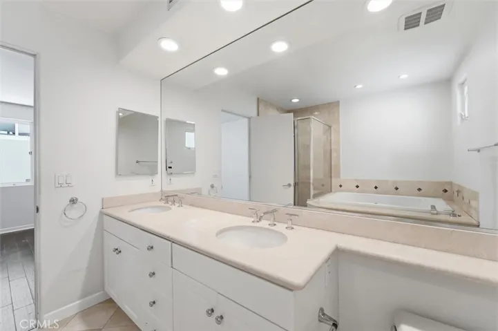 935 1st Street B, Hermosa Beach, California 90254