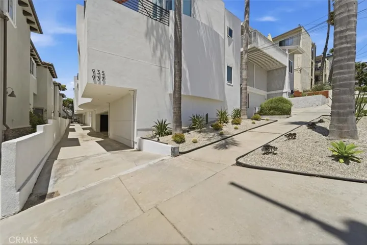 935 1st Street B, Hermosa Beach, California 90254