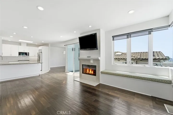 935 1st Street B, Hermosa Beach, California 90254