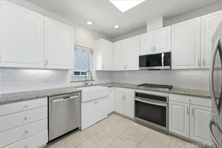 935 1st Street B, Hermosa Beach, California 90254
