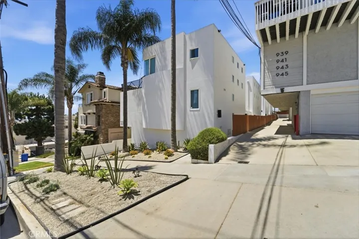 935 1st Street B, Hermosa Beach, California 90254