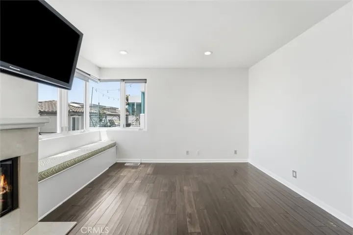 935 1st Street B, Hermosa Beach, California 90254