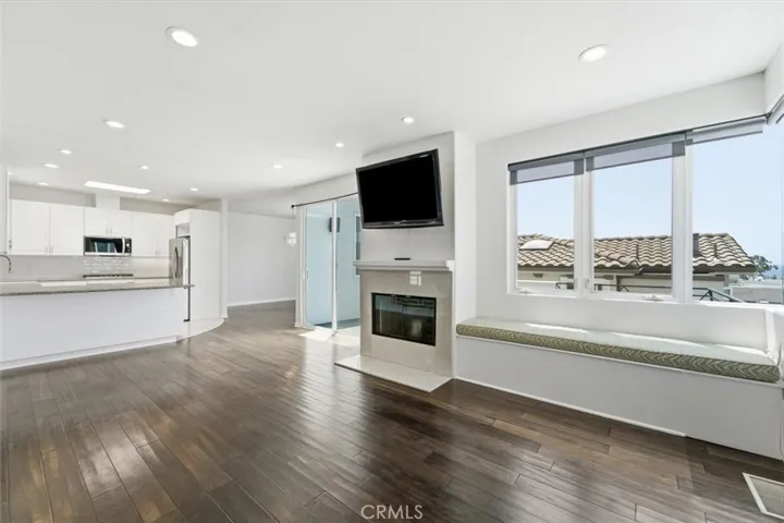 935 1st Street B, Hermosa Beach, California 90254