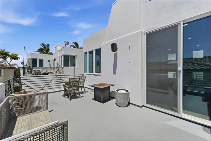 935 1st Street B, Hermosa Beach, California 90254