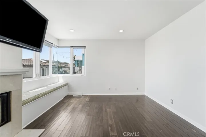935 1st Street B, Hermosa Beach, California 90254