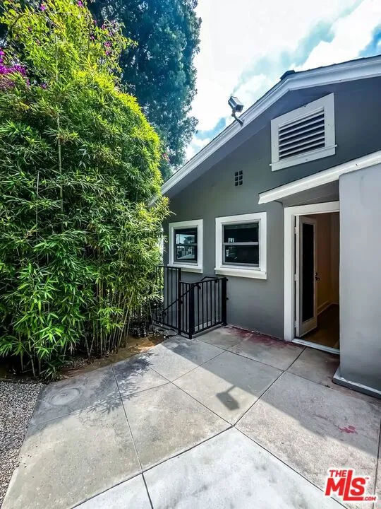 2nd Bedroom Exit/Access