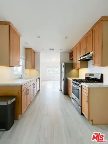 1233 Ozeta Terrace, Los Angeles, California 90069