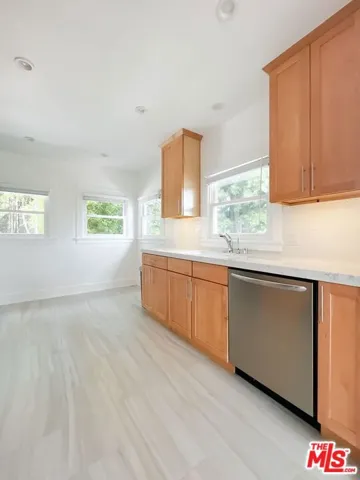 1233 Ozeta Terrace, Los Angeles, California 90069