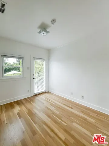 1233 Ozeta Terrace, Los Angeles, California 90069