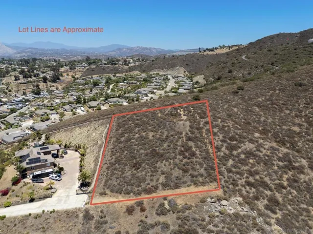 9122 Shadow Hill Rd, Santee, California 92071