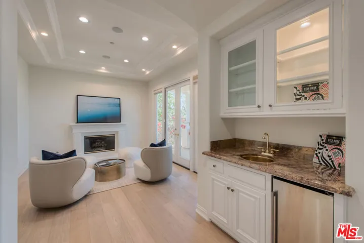 3791 Winford Drive, Tarzana, California 91356