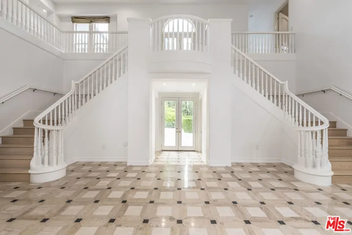 3791 Winford Drive, Tarzana, California 91356