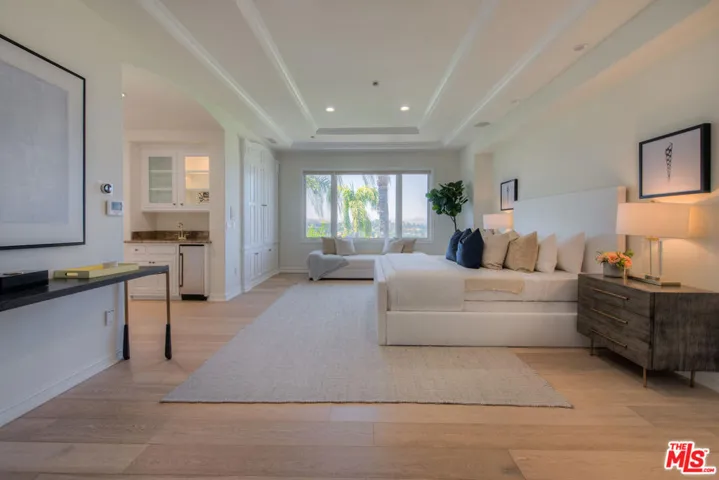 3791 Winford Drive, Tarzana, California 91356
