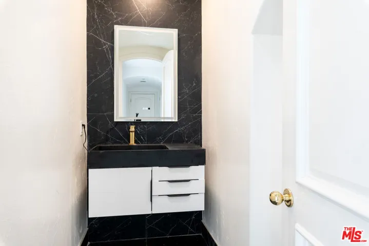 3791 Winford Drive, Tarzana, California 91356