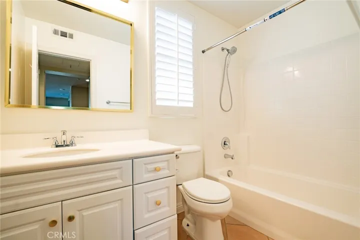 26 Vintage, Irvine, California 92620